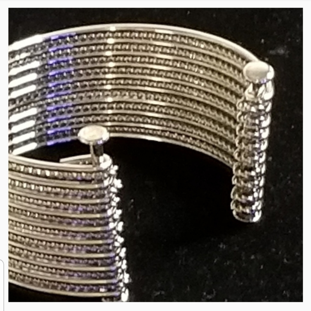 Open cuff multi stacked look - Picture 5 of 5
